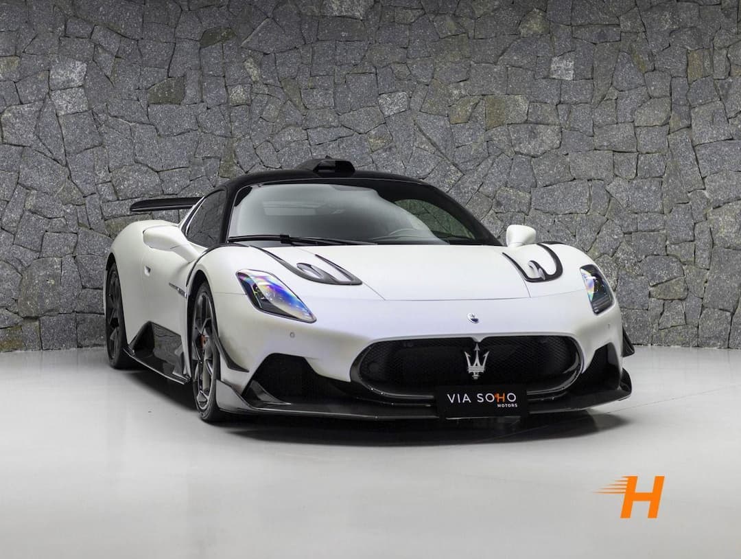 MASERATI MC20 