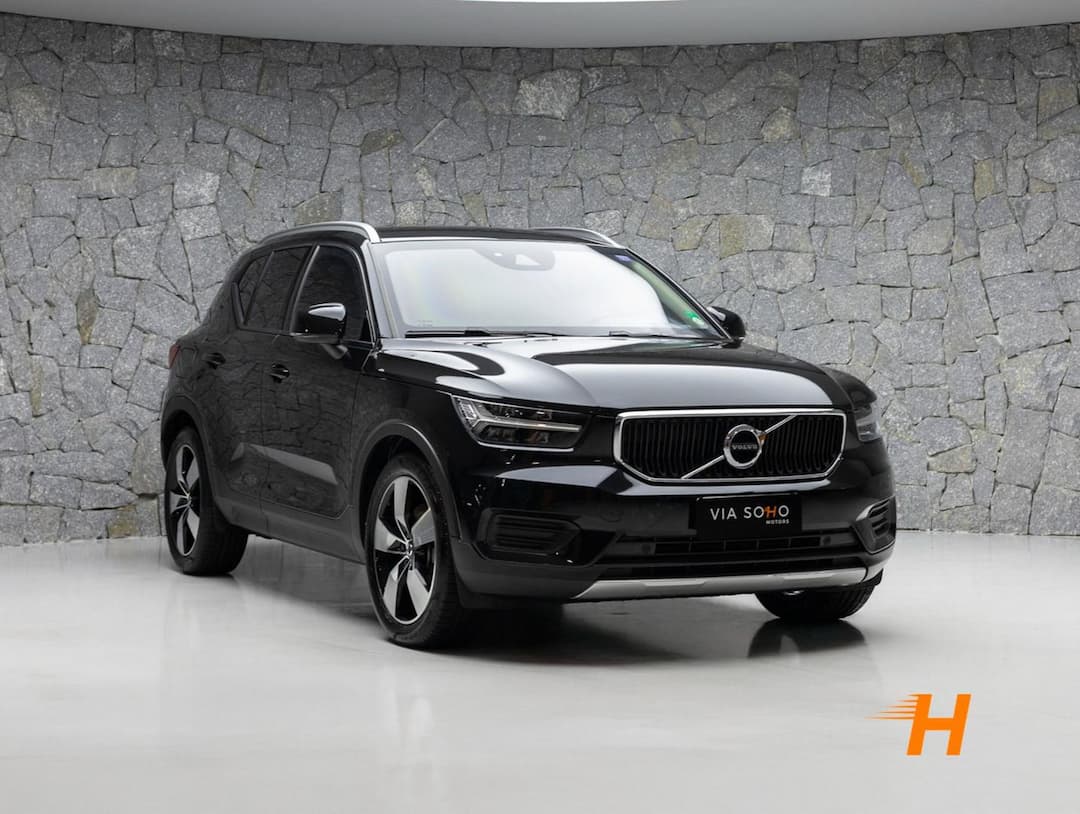 VOLVO XC40  T5 MOMENTUM